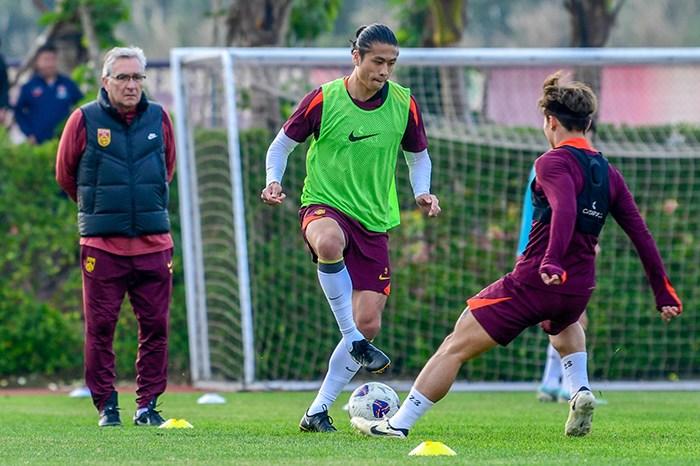 中國(guó)國(guó)家男子足球隊(duì)在?？诩?xùn)