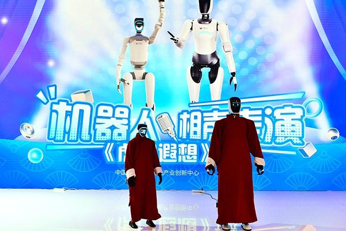 人形機(jī)器人加速“走”來