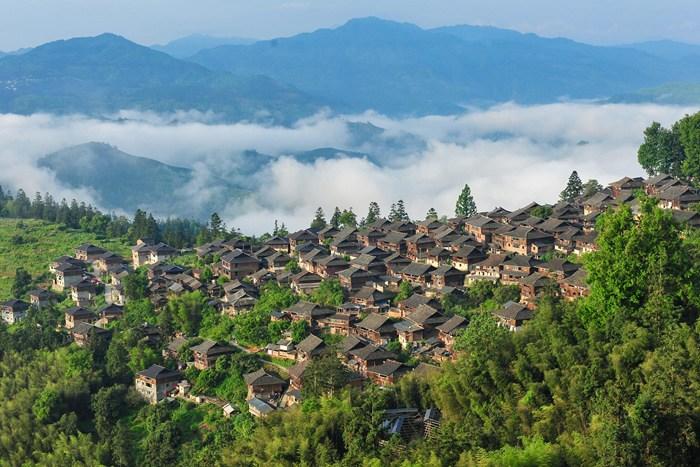 貴州：初夏時(shí)節(jié)苗寨美