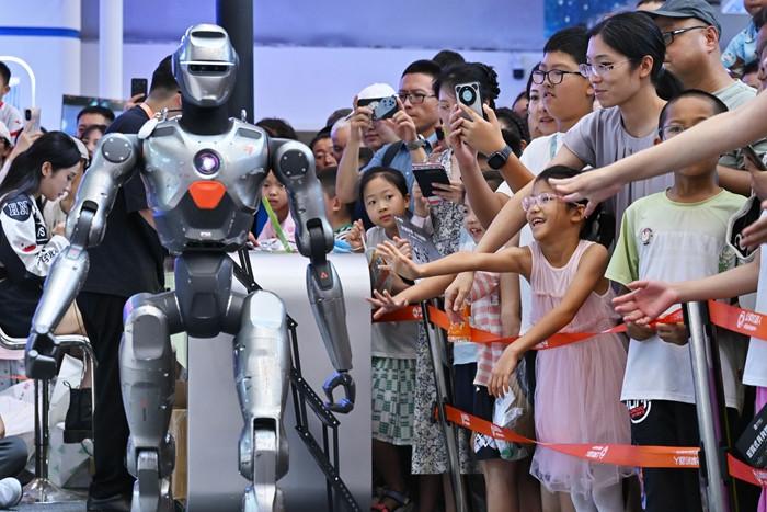 世界機器人大會周末人氣旺