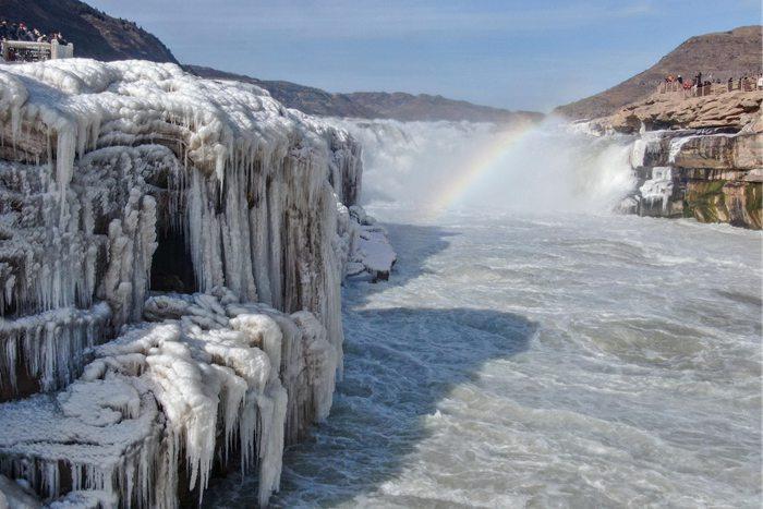 山西吉縣：黃河壺口瀑布現(xiàn)流凌封河景觀