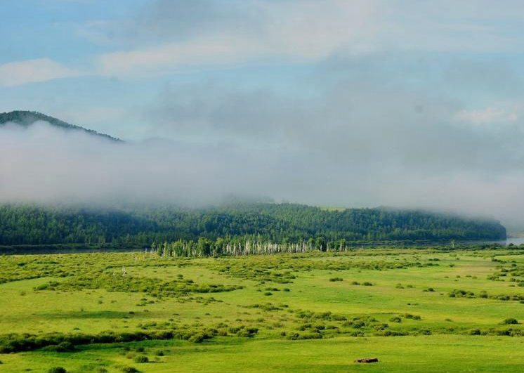 7月，到額爾古納實現(xiàn)壁紙自由