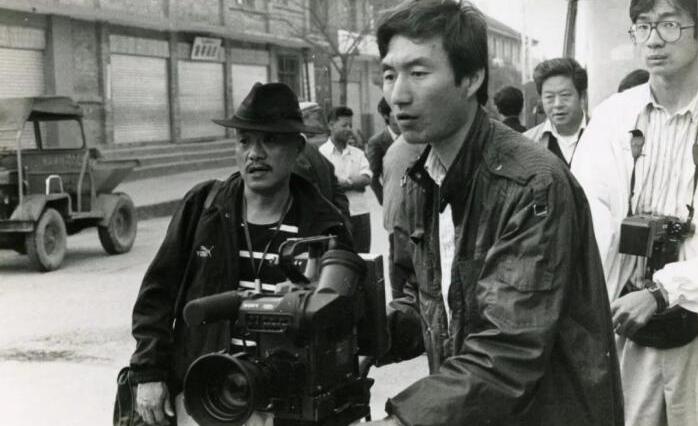 通訊社還能拍電影？