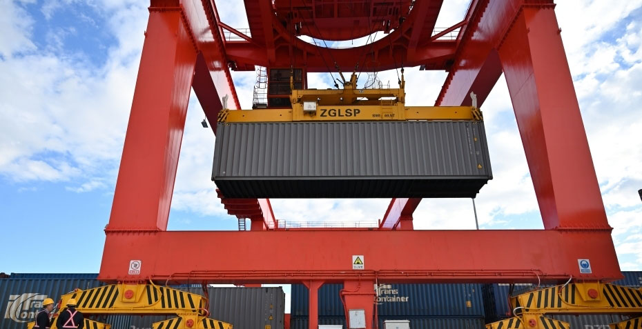 蓬勃十年：貿(mào)易暢通連萬里，鋪就繁榮“高速路”