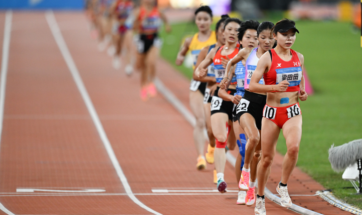 全運(yùn)會田徑女子10000米決賽 梁田田奪冠