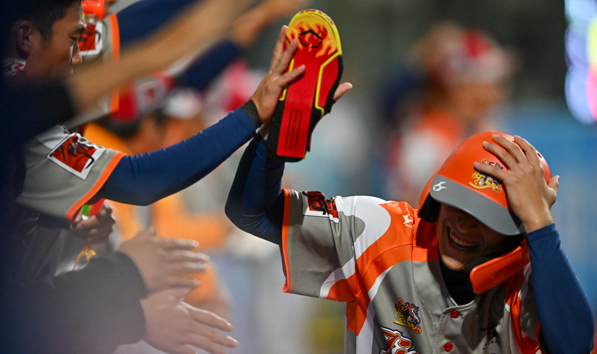 全運(yùn)會棒球項(xiàng)目1-2名決賽：江蘇11比2戰(zhàn)勝廣東成功衛(wèi)冕