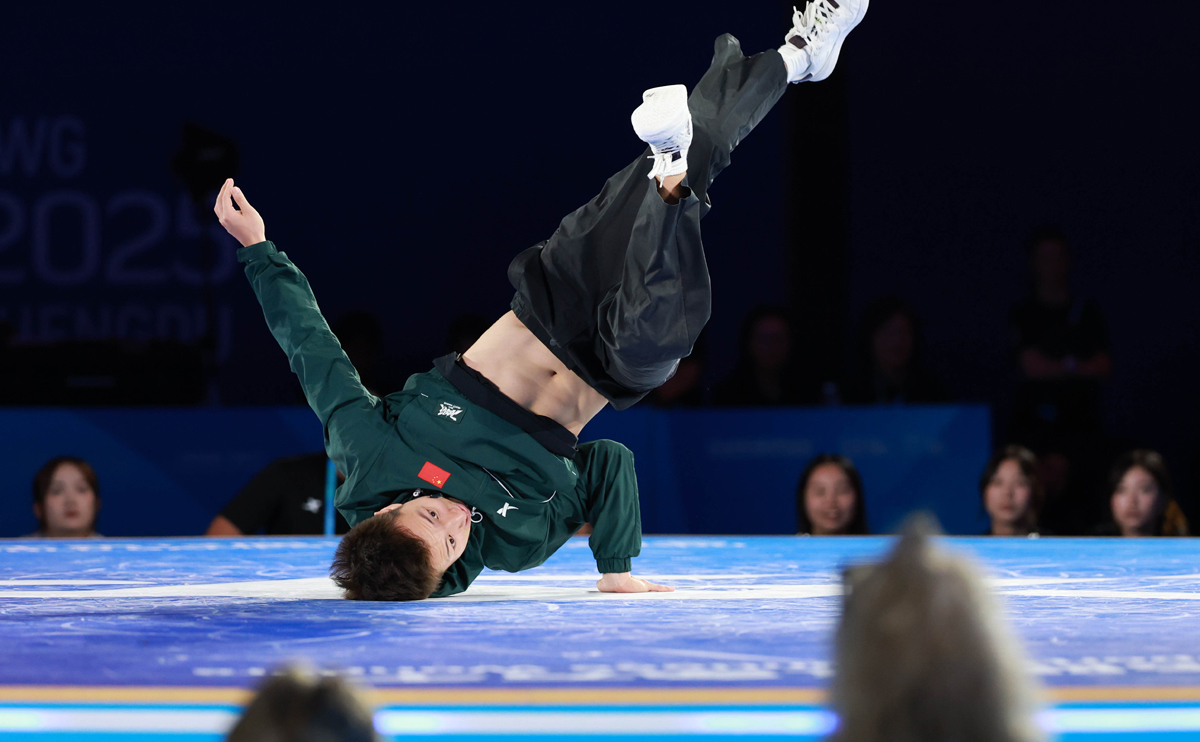 男子單人霹靂舞預(yù)賽精彩紛呈