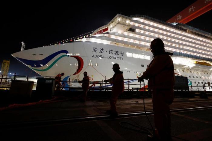 第二艘國(guó)產(chǎn)大型郵輪“愛(ài)達(dá)·花城號(hào)”開(kāi)啟出塢模式