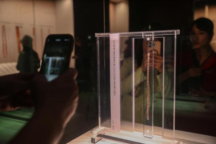 百余枚?；韬?jiǎn)牘原件南昌首展